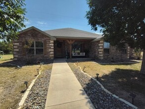 Building Photo - 2321 Cheyenne Trl