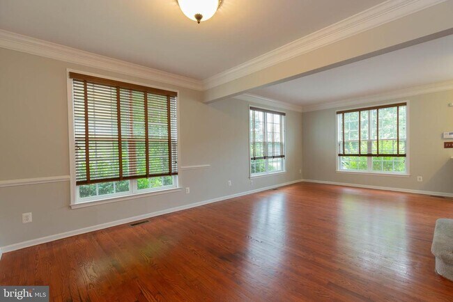 Foto del edificio - 305 Lewisburg Ln