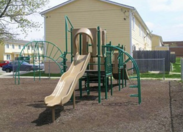 Play Ground - 2108 SE 11th Ter