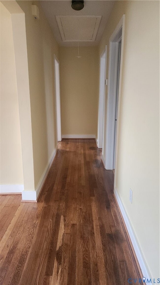 Foto del edificio - 428 Roslyn Ave