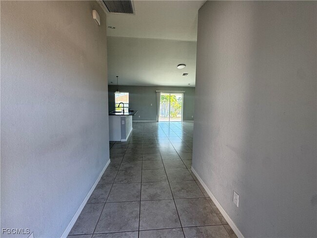 Foto del edificio - 3803 NE 9th Pl