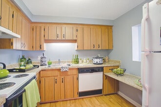 Interior Photo - Royal Crest Marlboro