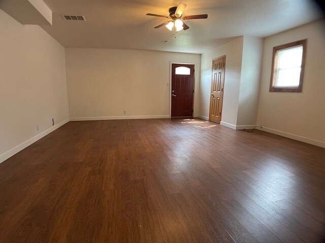Building Photo - Duplex in Far North Peoria