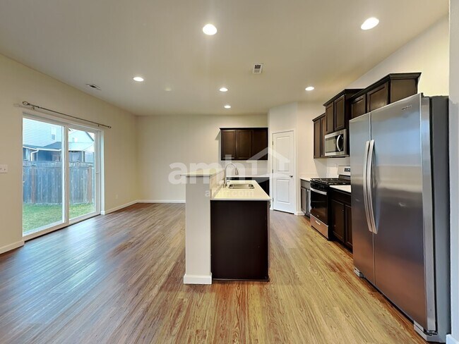 Foto del edificio - 18946 Lipoma Ave E