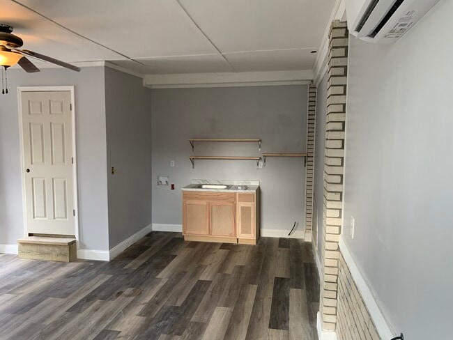 Building Photo - 415 12th Ave
