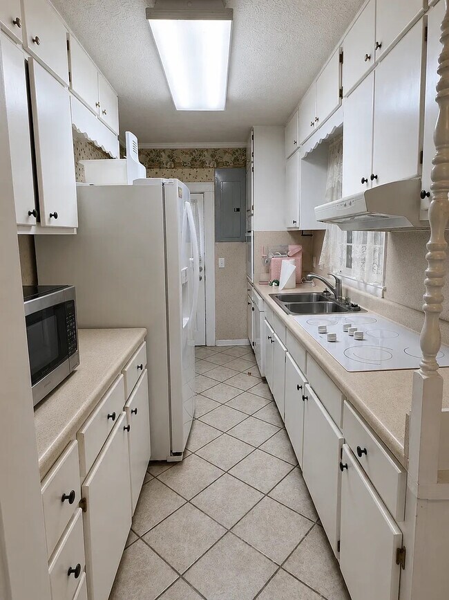 Foto del edificio - Room in House on Cobb St