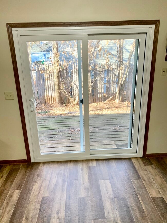 Building Photo - 4122 Robin Rd