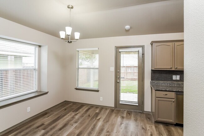 Foto del edificio - 316 Hummingbird Dr