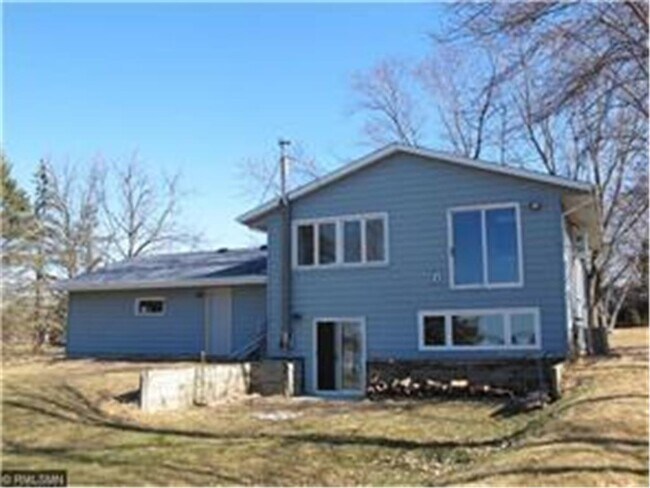 Building Photo - 8261 Yellowstone Ln N