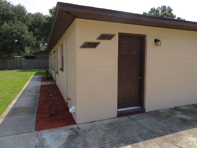 Foto del edificio - 2418 S San Gully Rd