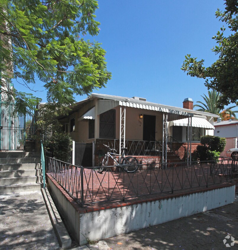 Building Photo - 311 E Valencia Ave