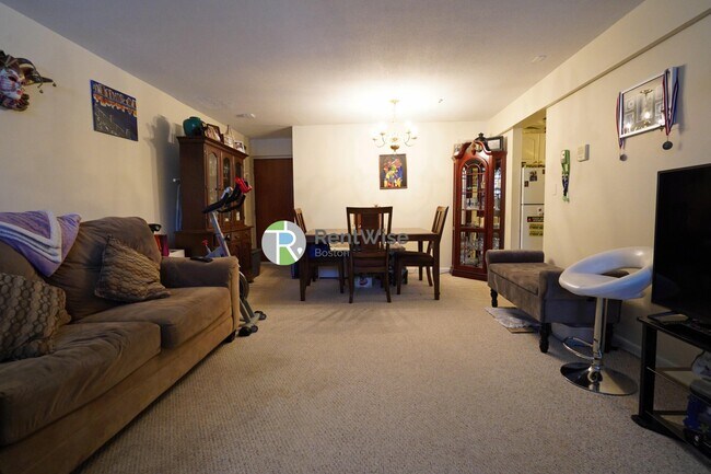 Foto del edificio - 394 Langley Rd