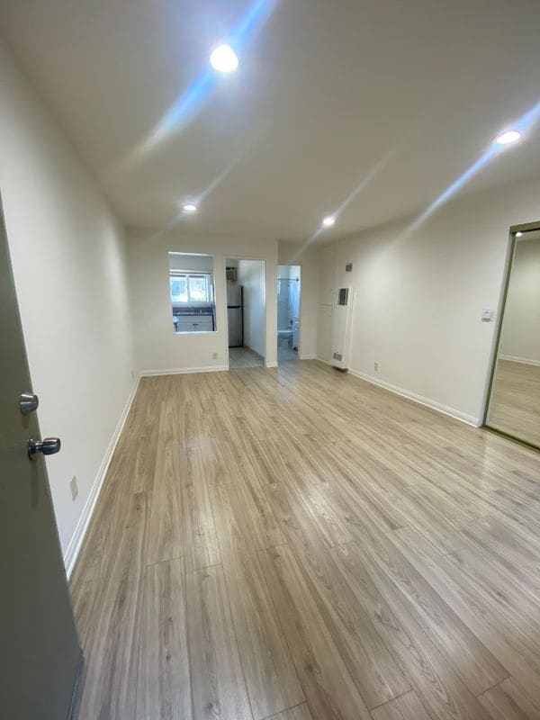Building Photo - 5855 Carlton Way