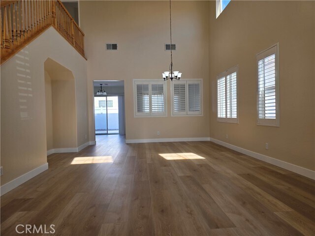 Foto del edificio - 1025 Viewpointe Ln