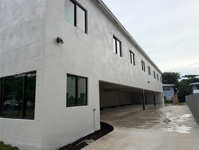 Foto del edificio - 6480 NE 1st Ave