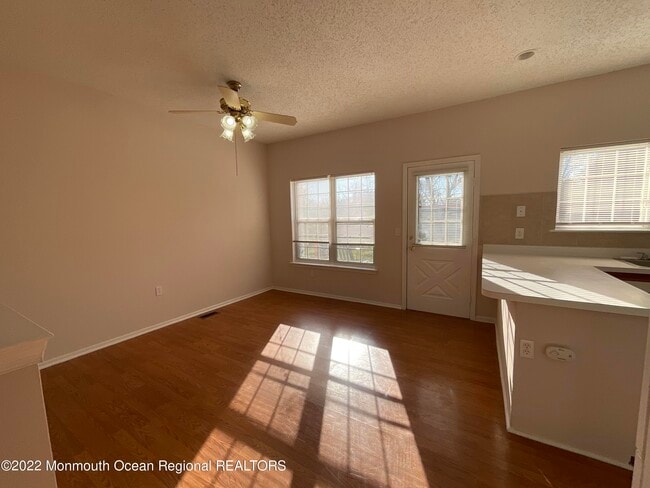 Building Photo - 907 Creamery Ct
