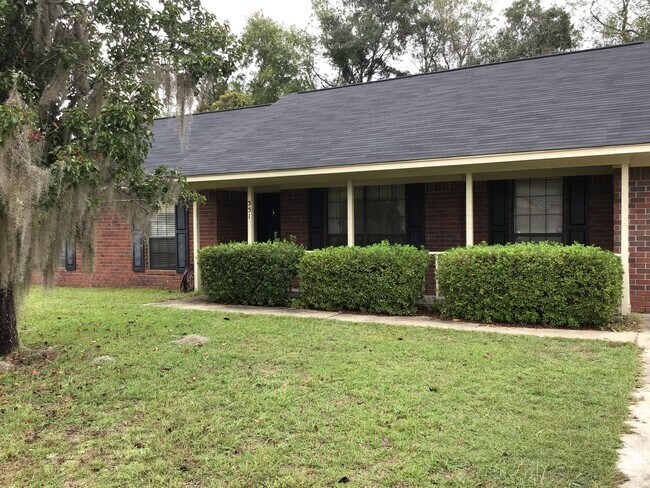 Foto del edificio - 351 Hunters Branch Dr