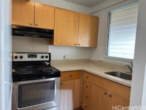 Building Photo - 1237 Kamaile St