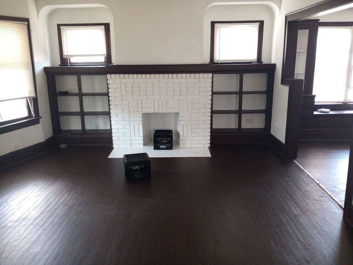 Foto del edificio - 9701 Manor Ave