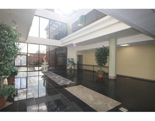 Building Photo - 400 Highland Ave