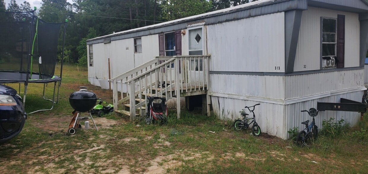 Primary Photo - Under Renovations - Coming Soon! 2 Bedroom...