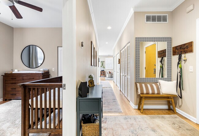 Building Photo - 4037 N Pulaski Rd