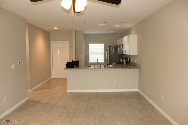 Foto del edificio - 912 SW 39th Terrace