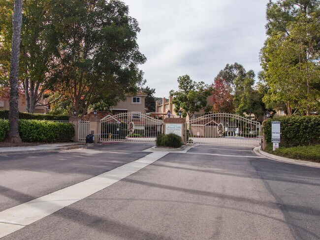 Foto del edificio - Desireable resort-lifestyle complex in the heart of La Costa!