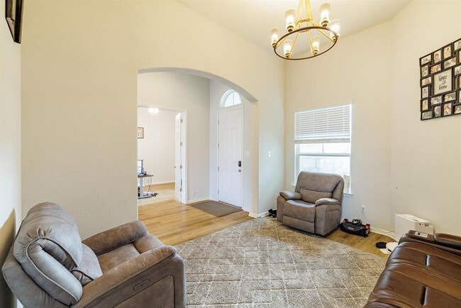 Foto del edificio - 1913 Equine Rd