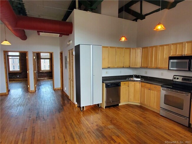 Building Photo - 325 Lafayette St