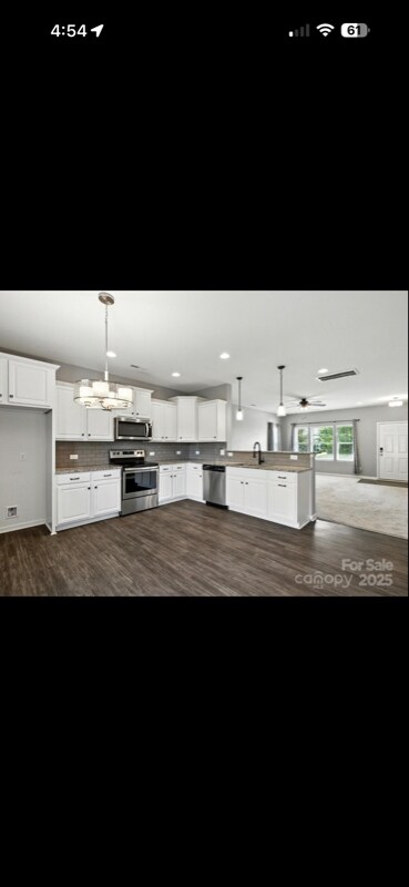 Foto del edificio - 940 Von Buren Blvd