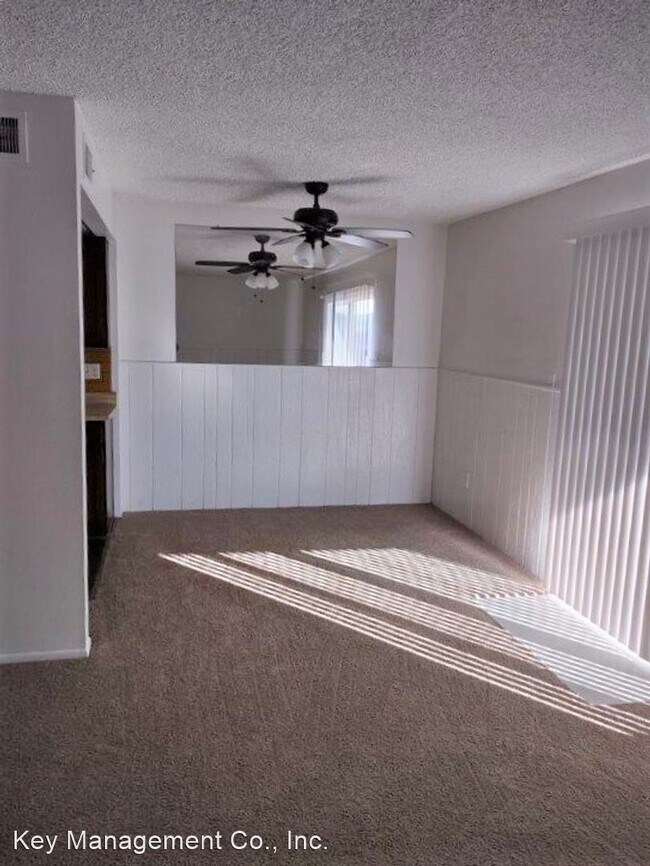 Building Photo - 2 br, 1.5 bath House - 6004 W. Golden Lane
