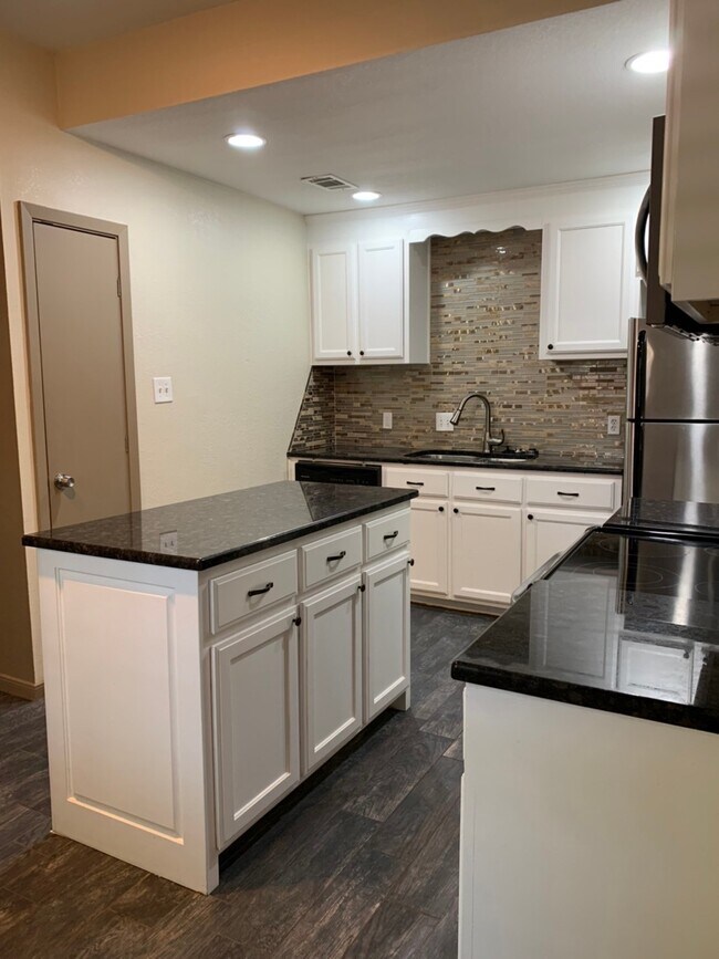 Kitchen - 1214 Bagby Ave