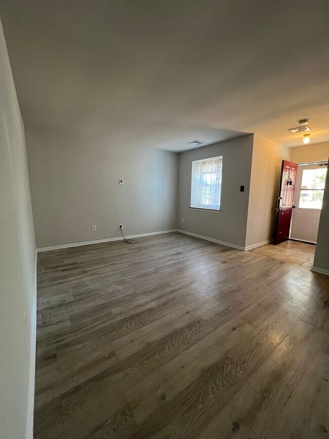 Building Photo - Welcome Home