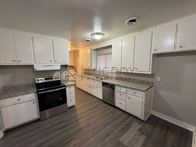 Building Photo - 336 Maywood Cir