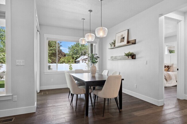 Foto del edificio - Modern Rustic Luxury Just Minutes from Dow...