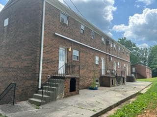 Building Photo - 215 Nolens Hill Rd