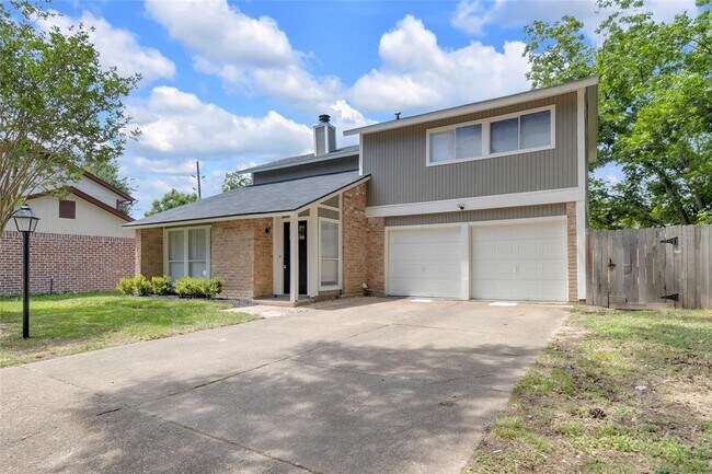 Building Photo - 18010 Santolina Ln