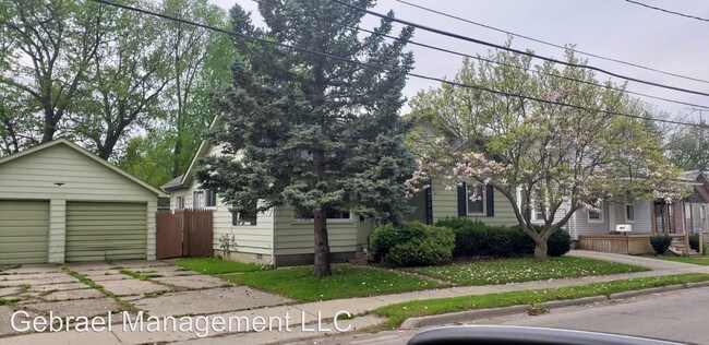 Building Photo - 3 br, 1 bath House - 817 W Atherton