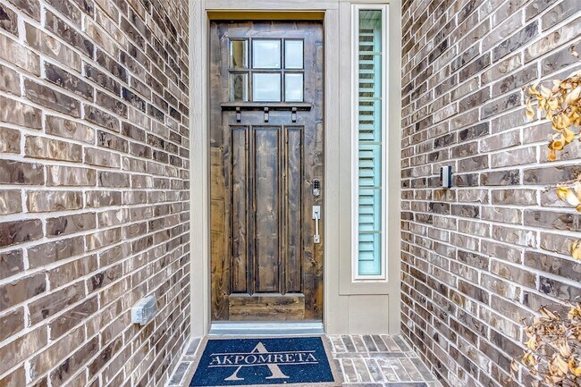 Foto del edificio - 705 Serenity View Ln