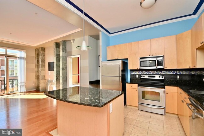 Building Photo - 155 Potomac Passage