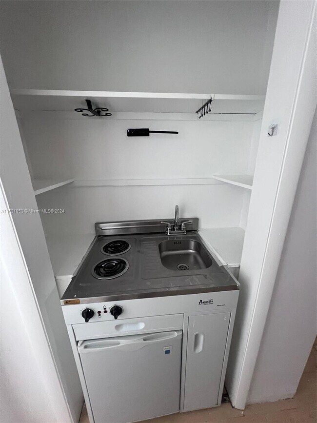 Foto del edificio - 4841 SW 45th Ave