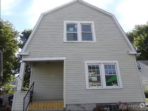 Building Photo - 210 S Hedges St