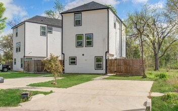 Building Photo - 4616 Shreveport Blvd