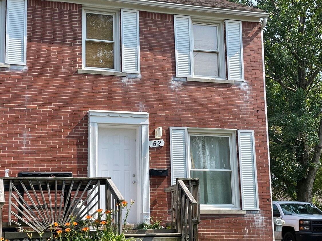 82 Spokane Dr, Pontiac, MI 48341 Townhome Rentals in Pontiac MI