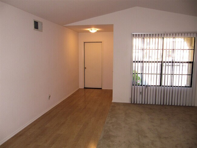 Building Photo - 10943 Shy Bird Ln