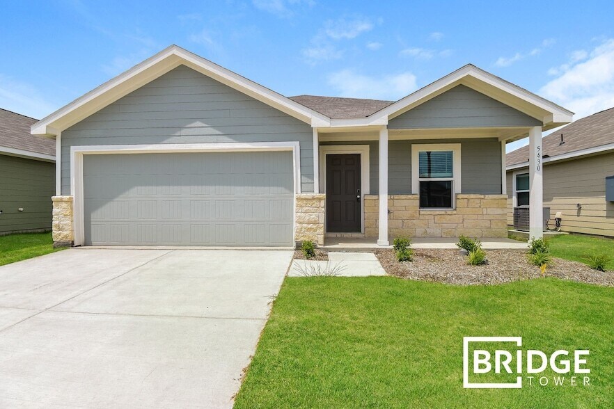 Foto principal - 5430 Bristle Leaf Dr