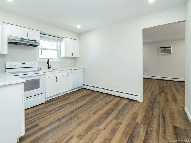 Foto del edificio - 80 Maxwell Ave