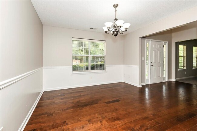Foto del edificio - 418 Silverleaf Ln