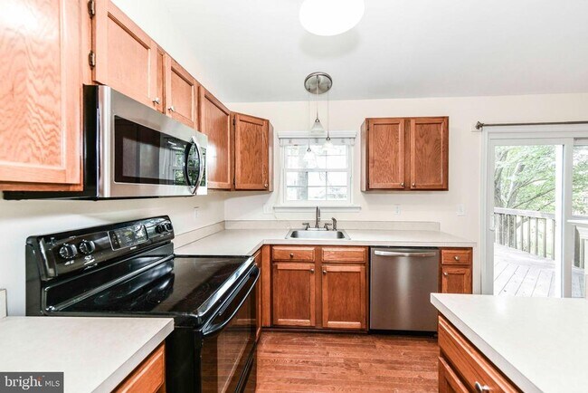 Foto del edificio - 10135 Forest Hill Cir